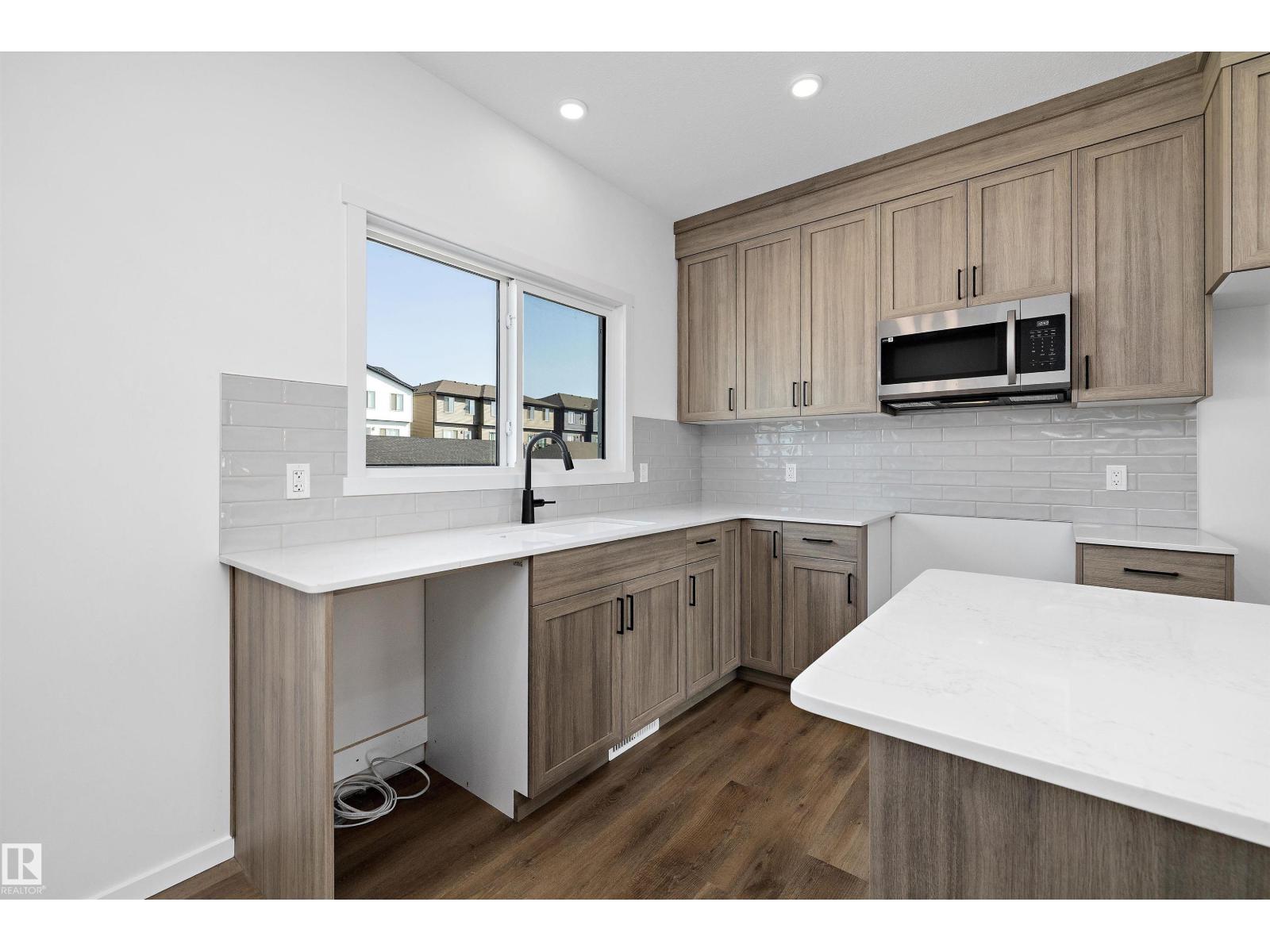 Photo 11 of 5458 Hawthorn Run Sw, Edmonton AB