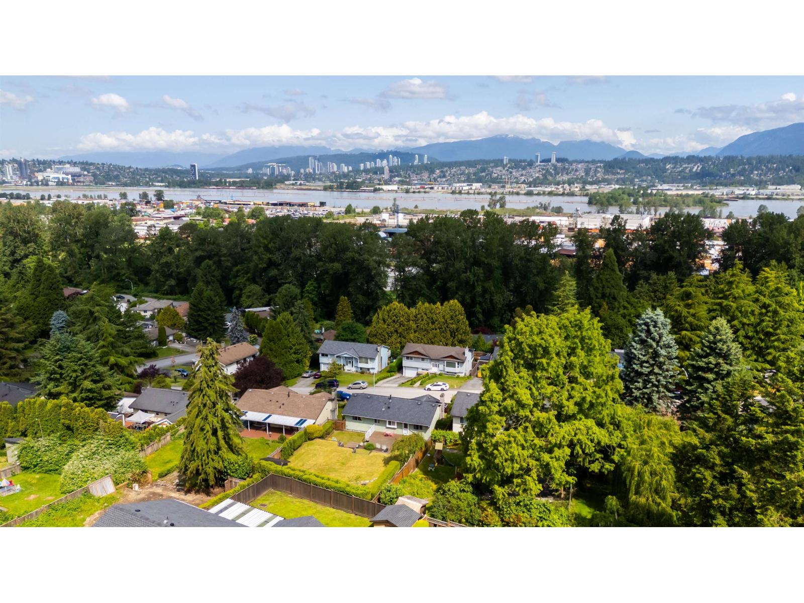 Photo 37 of 13512 Crestview Drive, Surrey BC