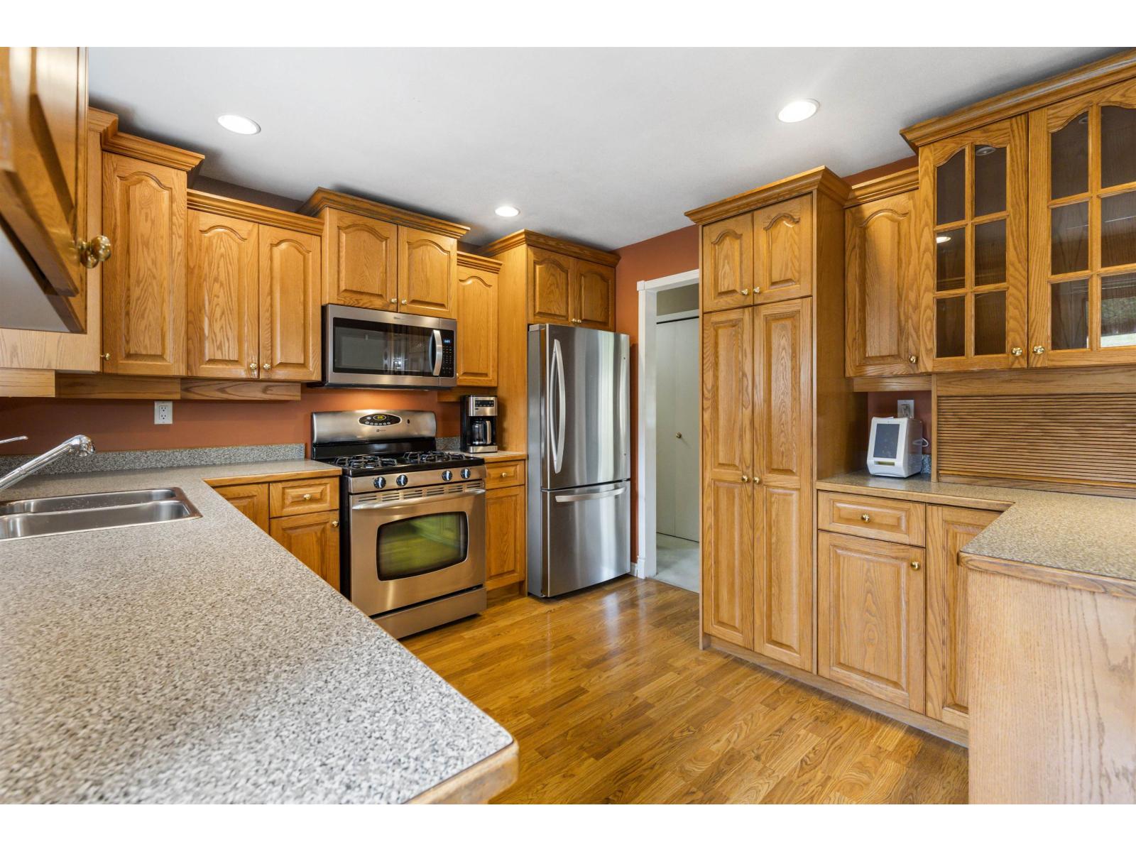 Photo 8 of 13512 Crestview Drive, Surrey BC