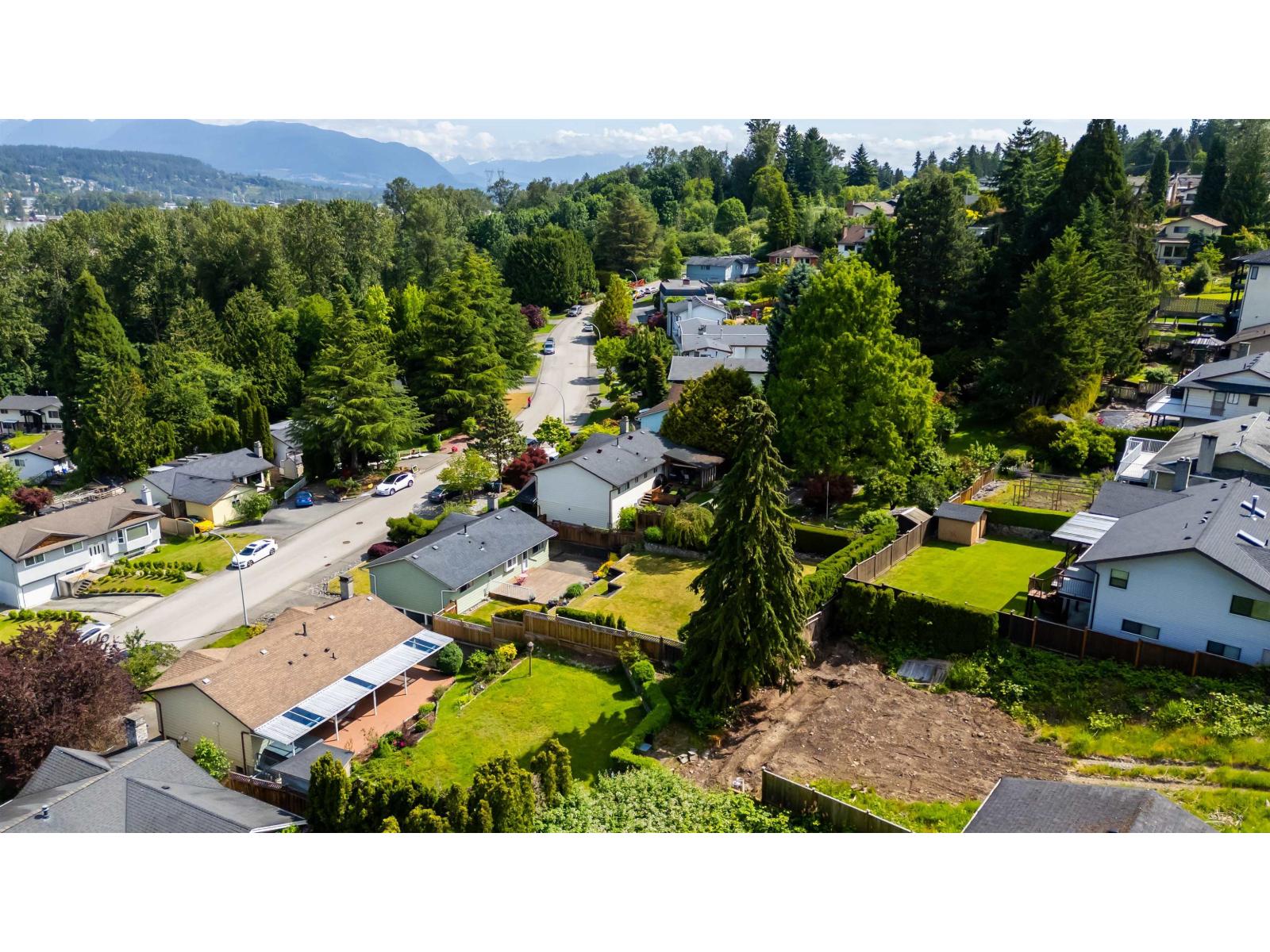 Photo 36 of 13512 Crestview Drive, Surrey BC