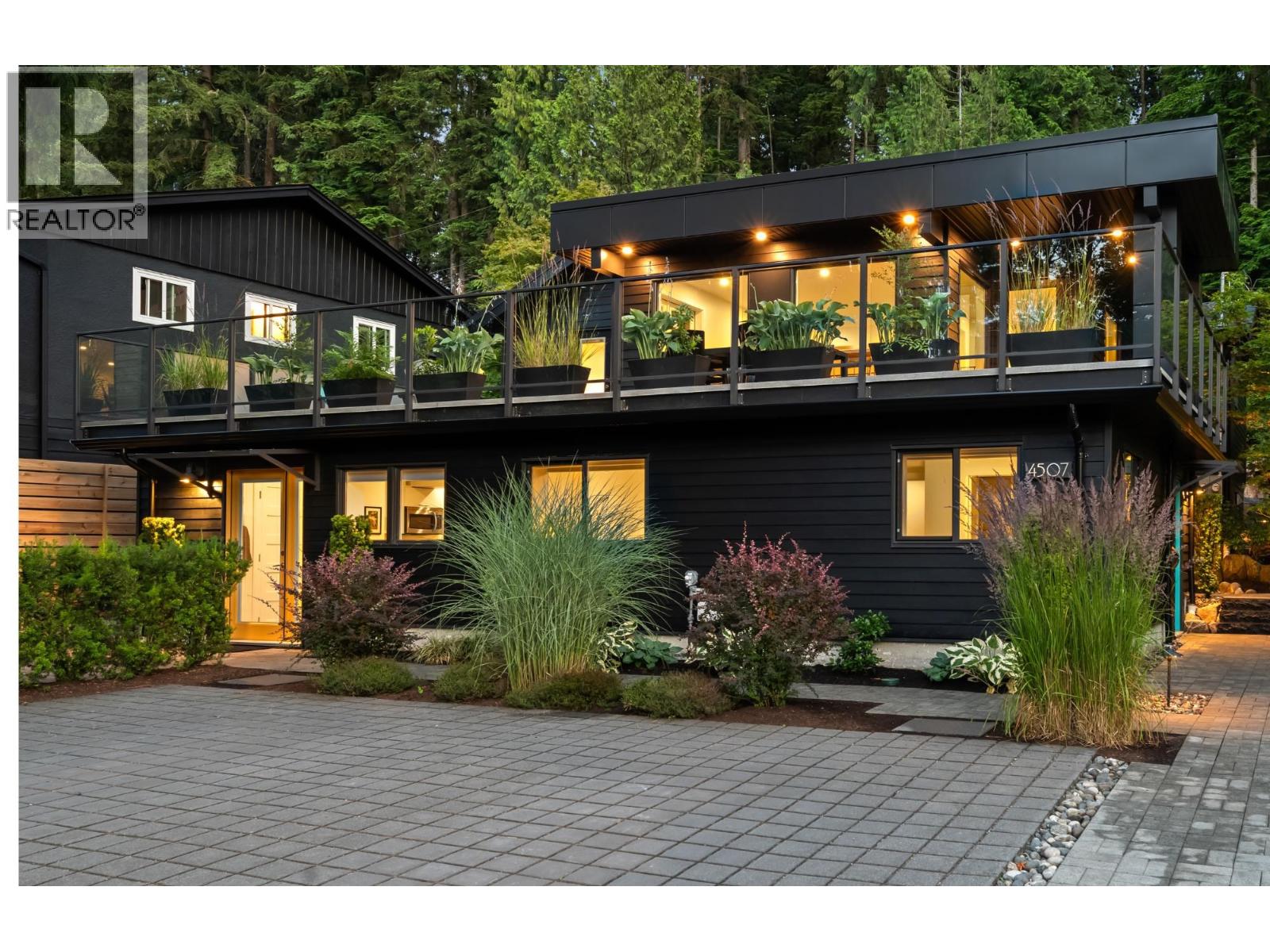 Photo 3 of 4507 Summerside Lane, North Vancouver BC