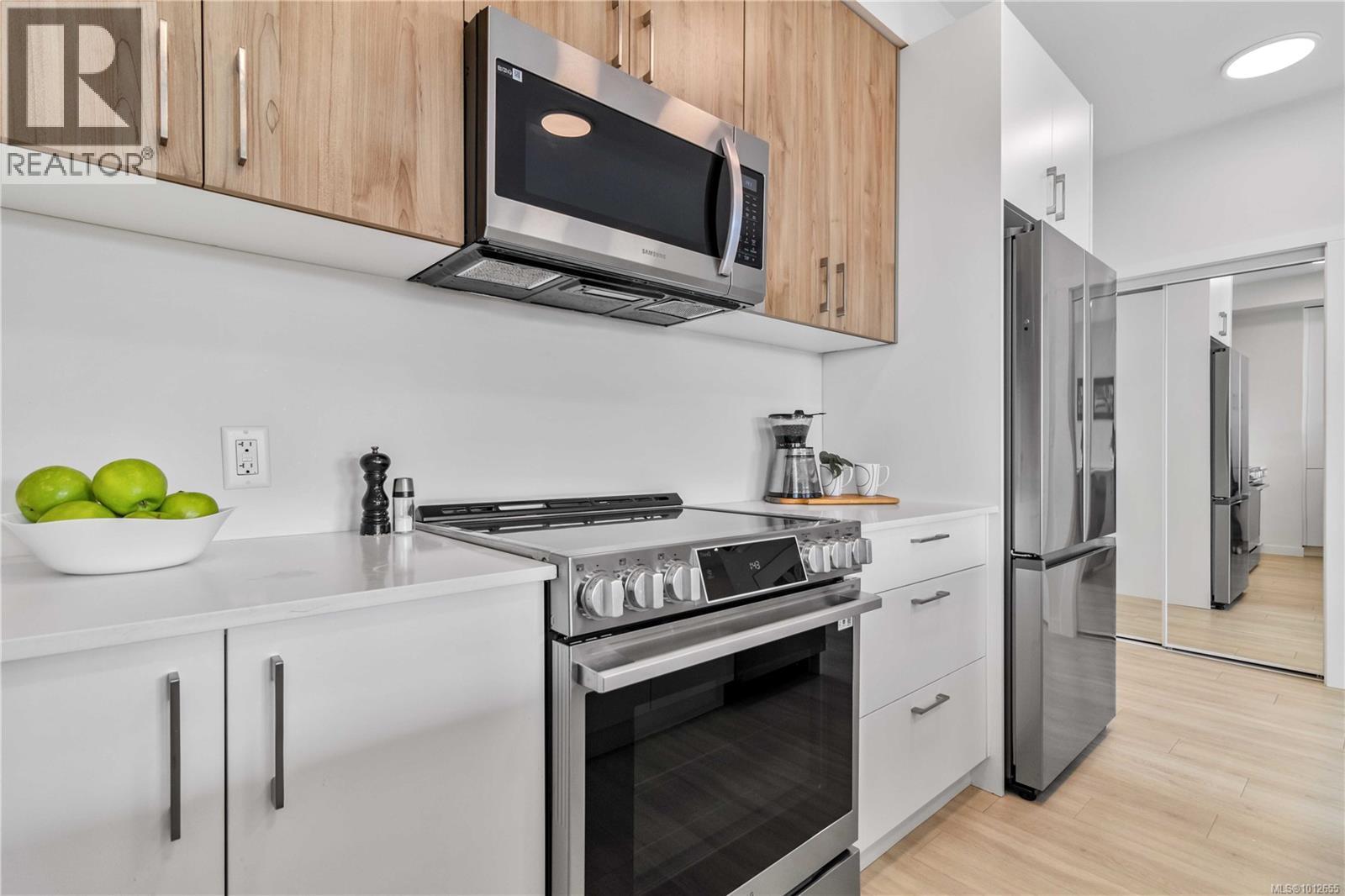 Photo 18 of 407 842 Orono Ave, Langford BC
