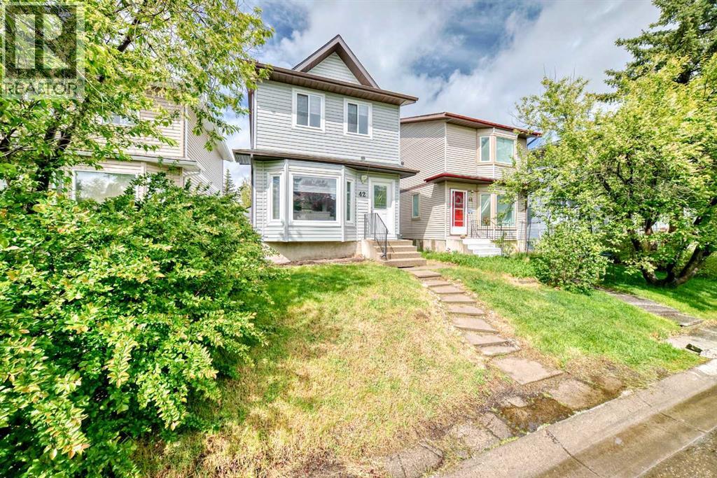 Photo 1 of 42 Taraglen Road Ne, Calgary AB