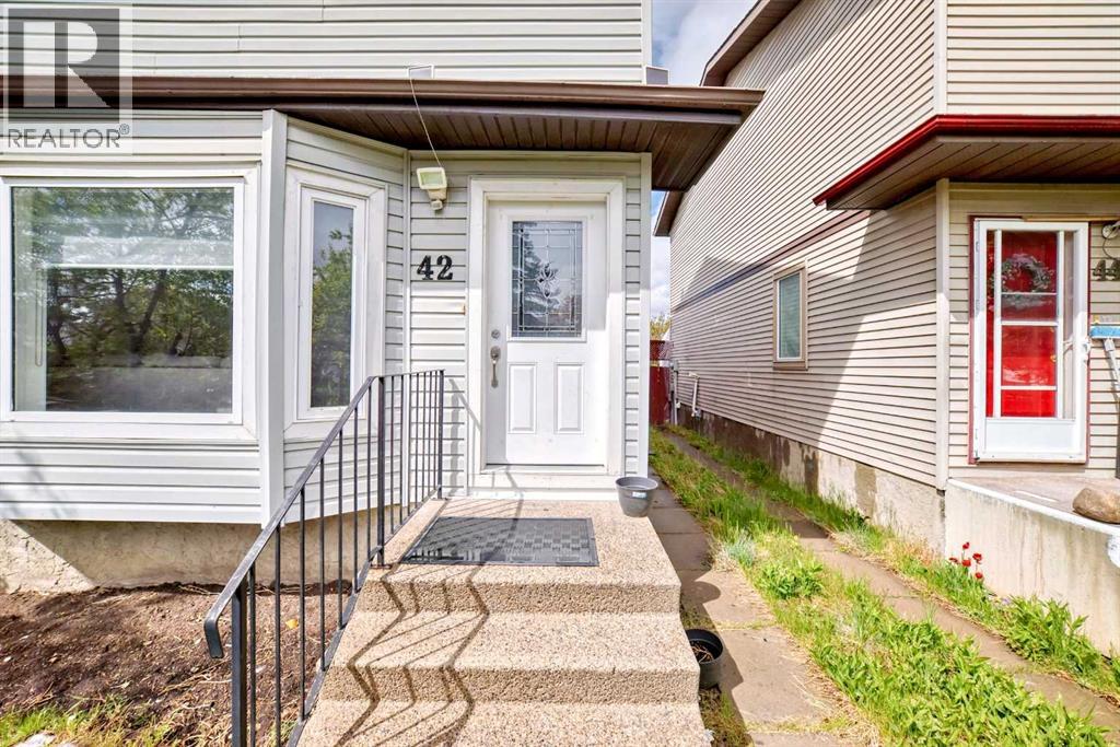 Photo 4 of 42 Taraglen Road Ne, Calgary AB