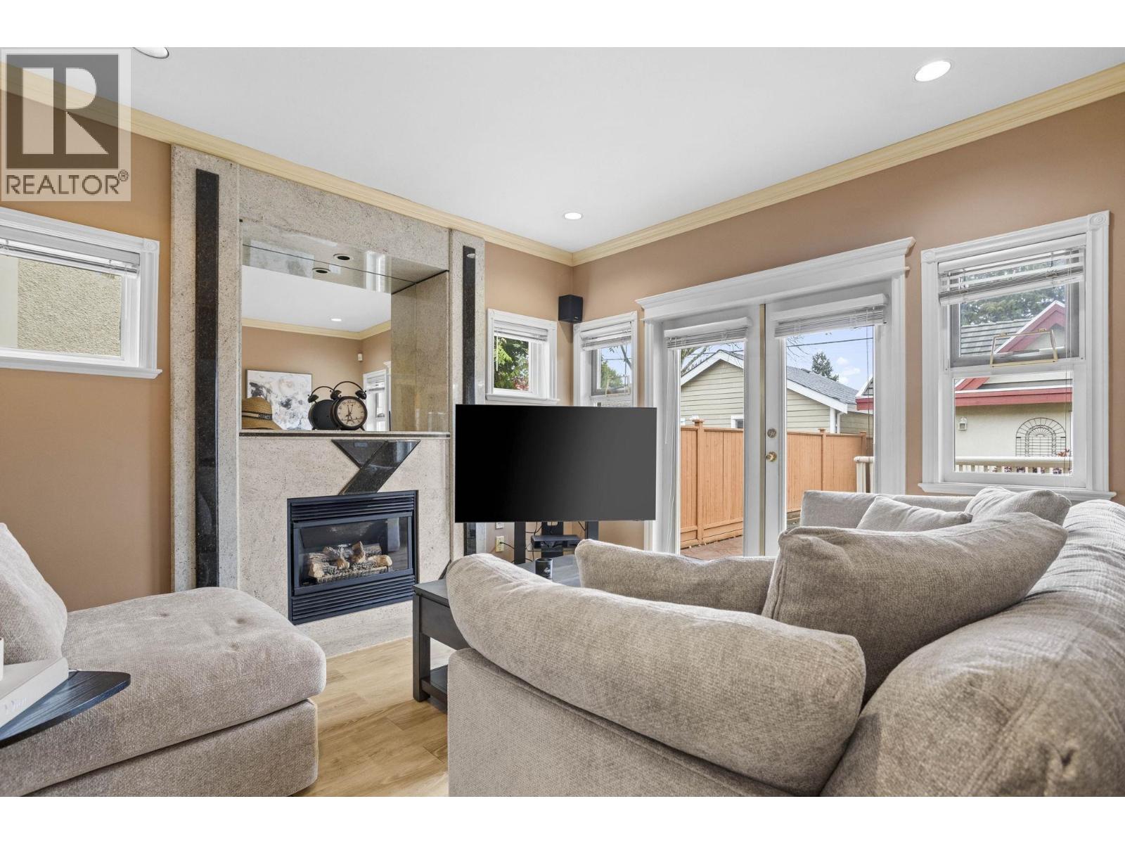 1110 EIGHTH AVENUE, New Westminster