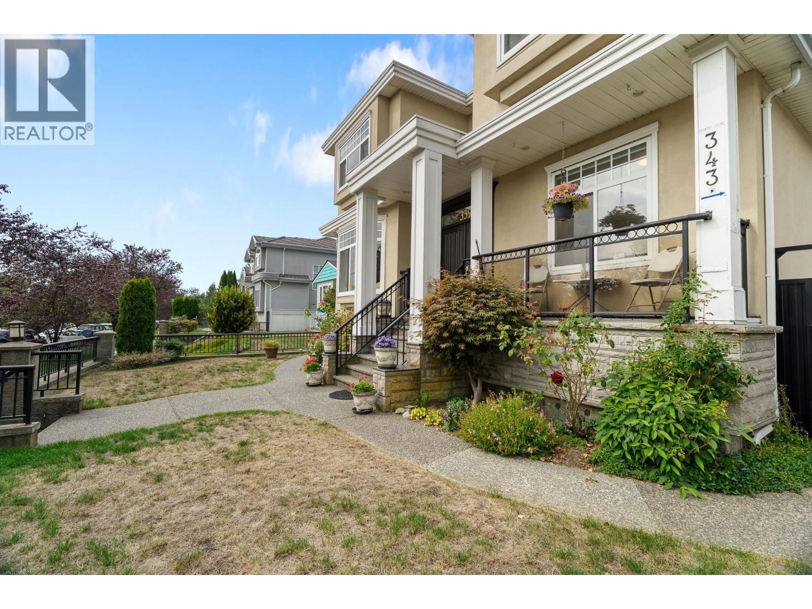 Photo 3 of 339 E 63rd Avenue, Vancouver BC