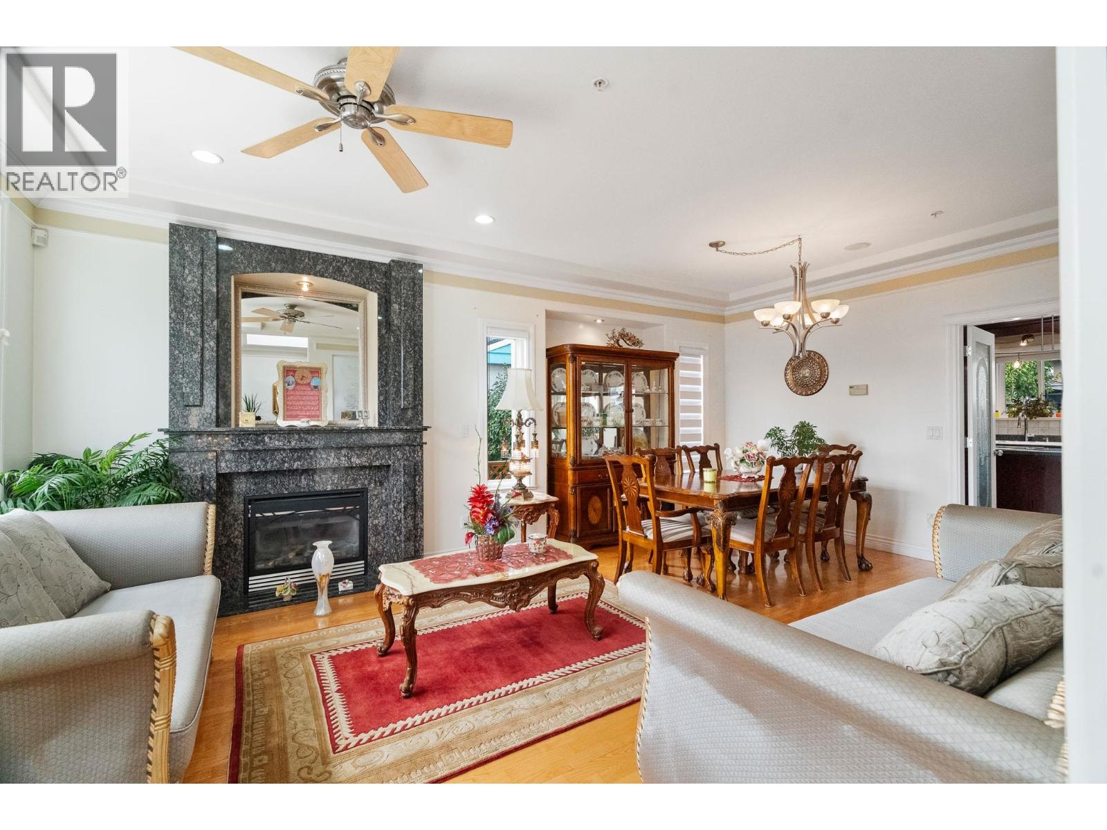 Photo 5 of 339 E 63rd Avenue, Vancouver BC