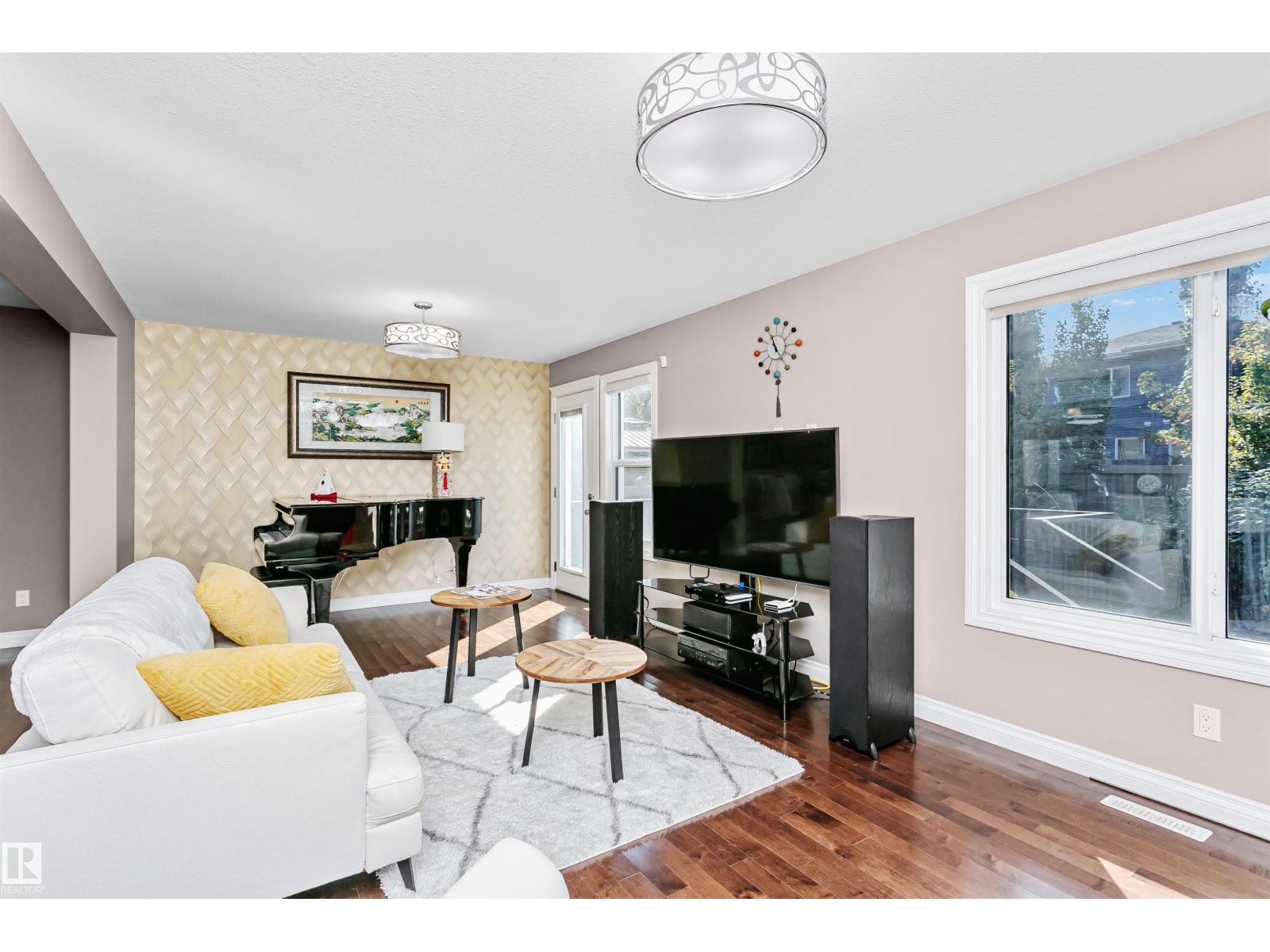 Photo 14 of 17523 12 Av Sw, Edmonton AB
