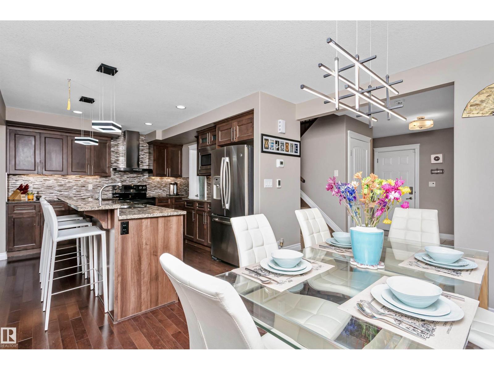 Photo 7 of 17523 12 Av Sw, Edmonton AB