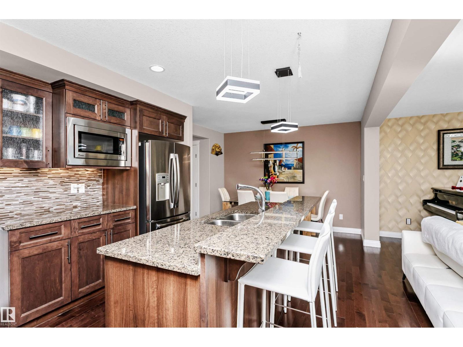 Photo 9 of 17523 12 Av Sw, Edmonton AB