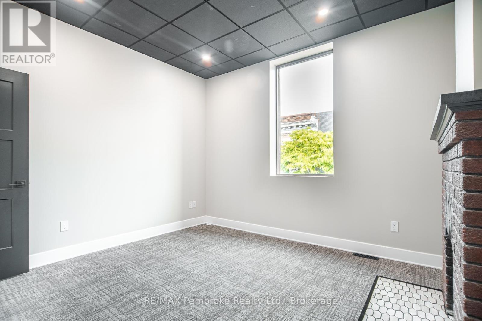 Photo 30 of 150 Pembroke Street W, Pembroke ON
