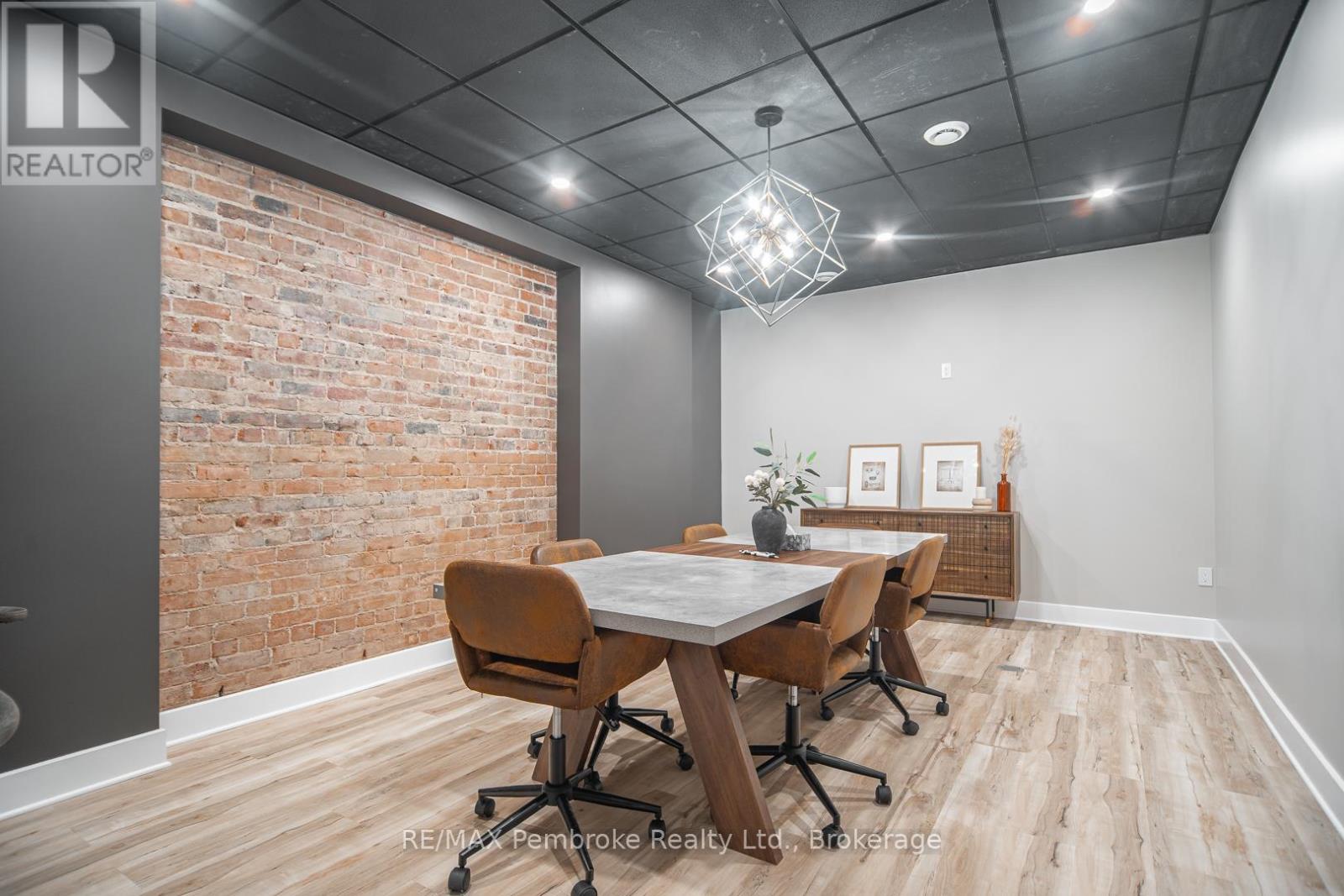 Photo 13 of 150 Pembroke Street W, Pembroke ON