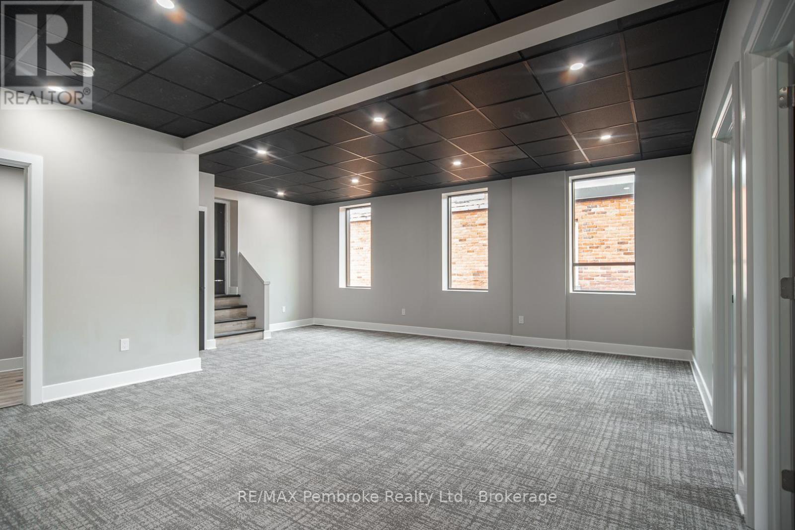 Photo 28 of 150 Pembroke Street W, Pembroke ON
