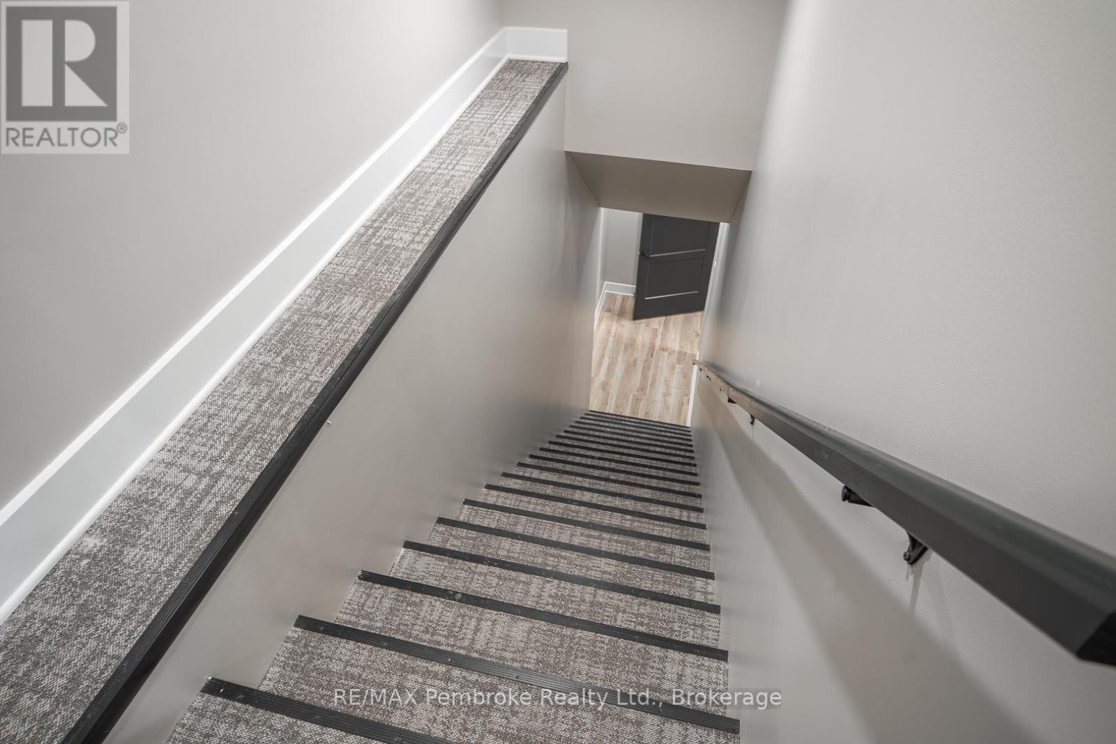 Photo 32 of 150 Pembroke Street W, Pembroke ON