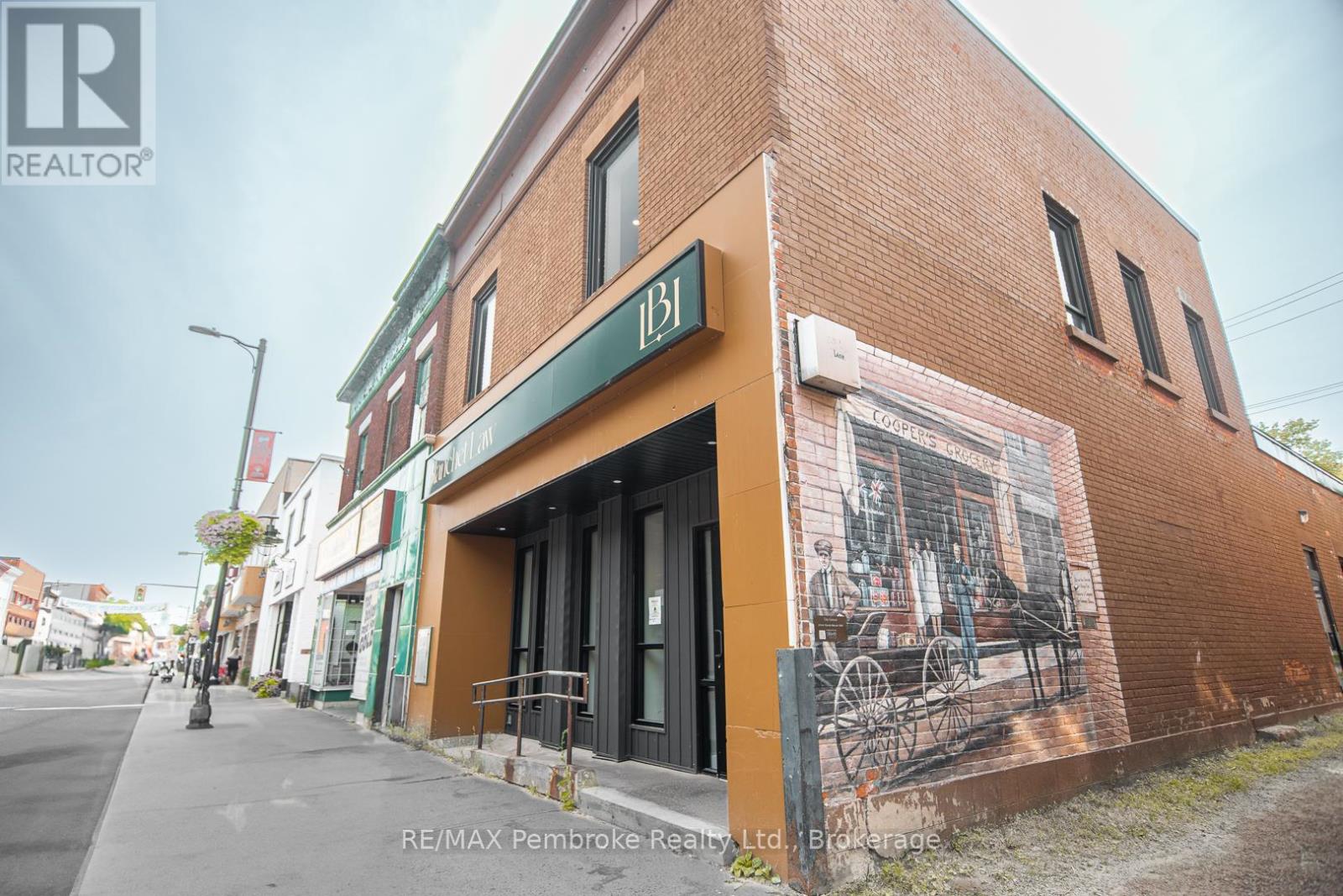 Photo 3 of 150 Pembroke Street W, Pembroke ON