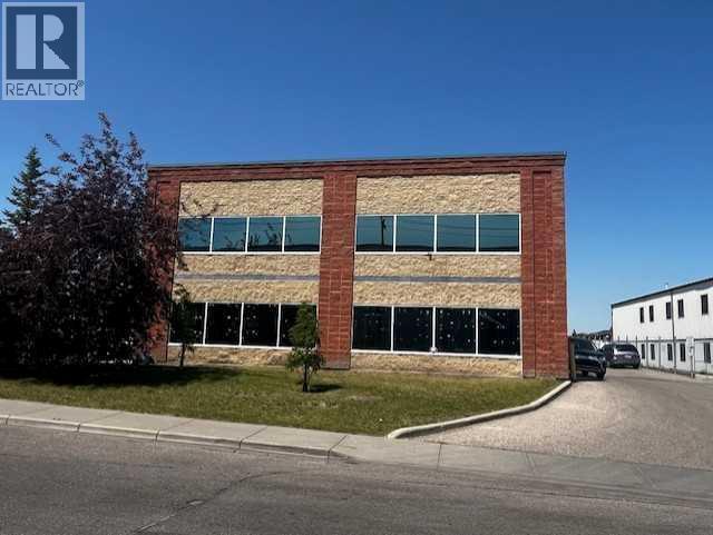 Photo 4 of 171 175 179 5120 47 Street Ne, Calgary AB