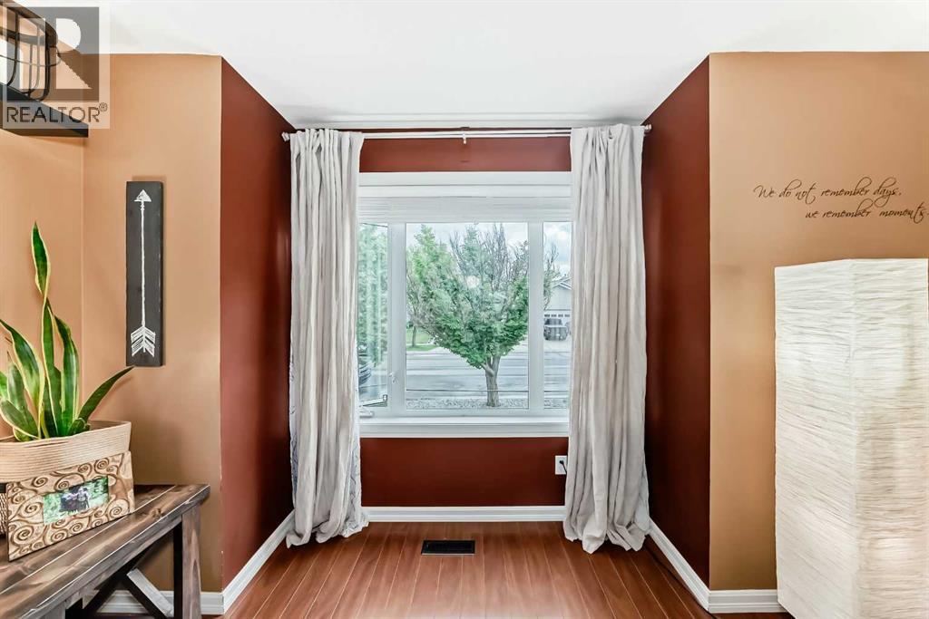 Photo 12 of 210 Uplands Boulevard N, Lethbridge AB