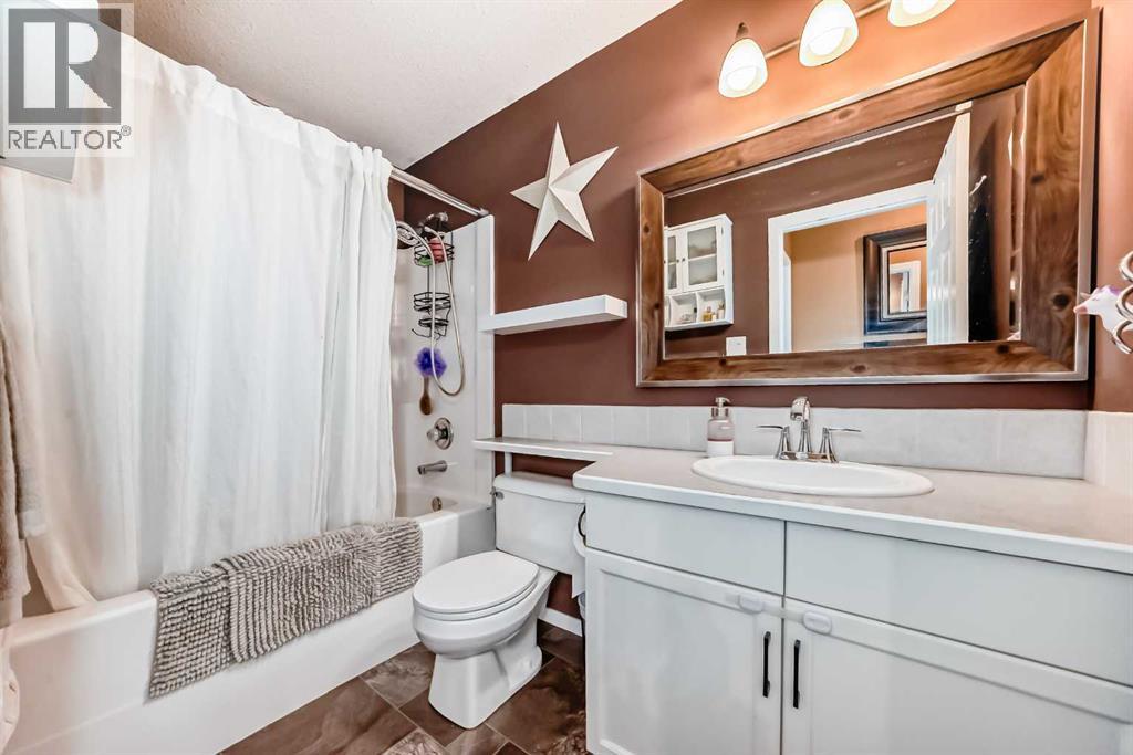 Photo 20 of 210 Uplands Boulevard N, Lethbridge AB