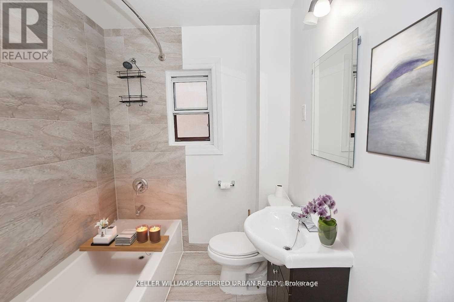 Photo 8 of Upper 559 Dufferin Street, Toronto ON
