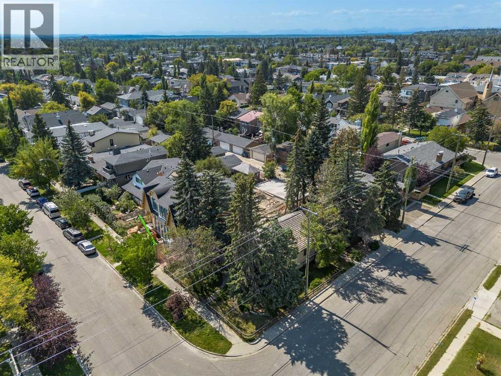 Photo 18 of 2201 26 A Street Sw, Calgary AB
