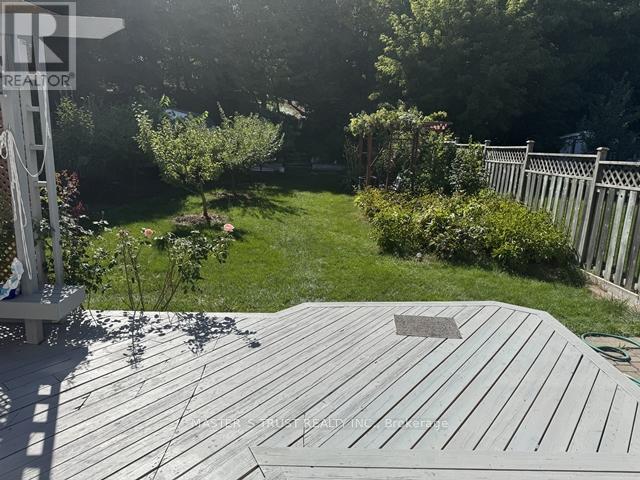 Photo 16 of 141 Ravenscroft Road, Ajax ON
