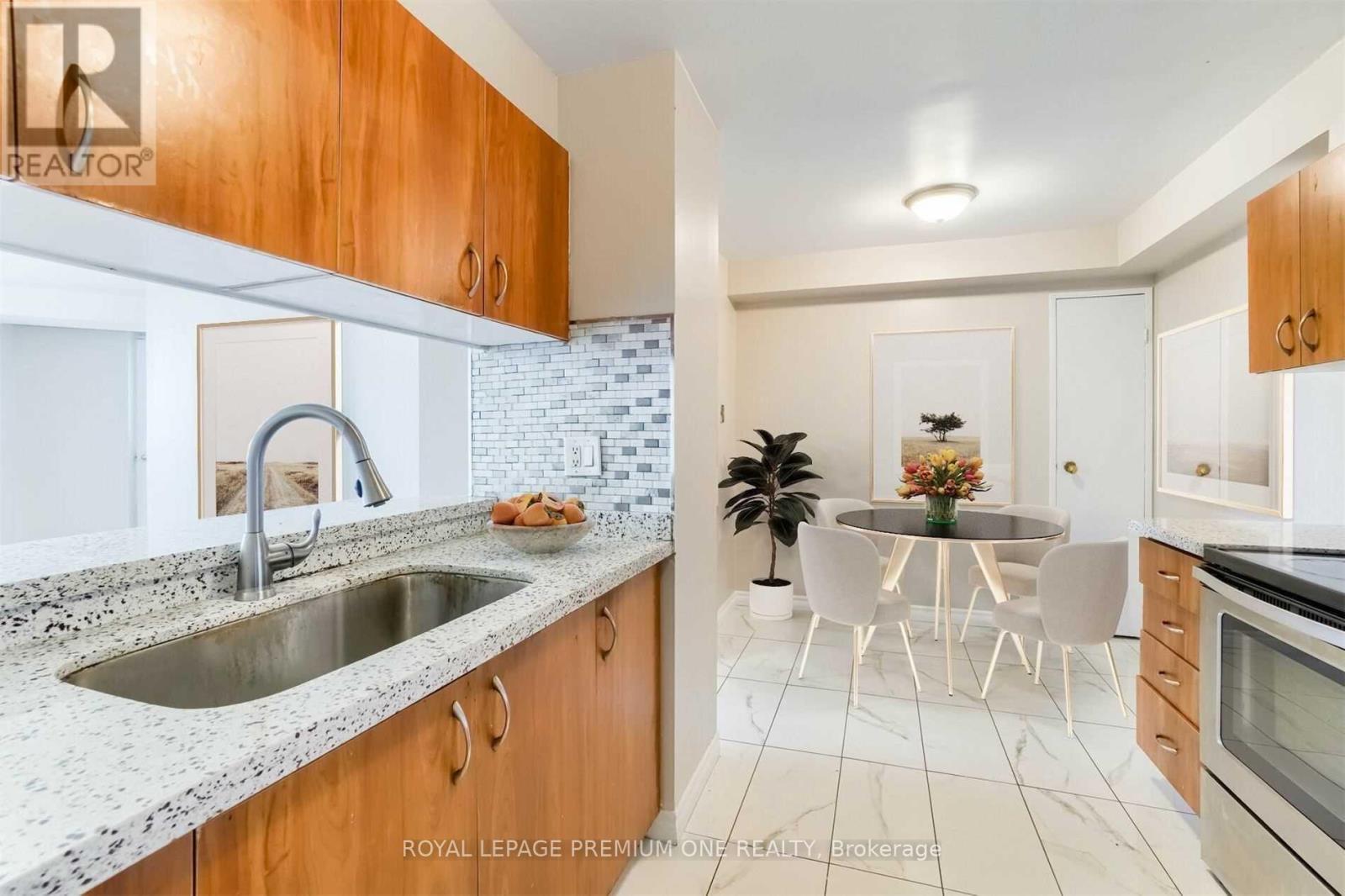 Photo 5 of 811 234 Albion Road, Toronto ON