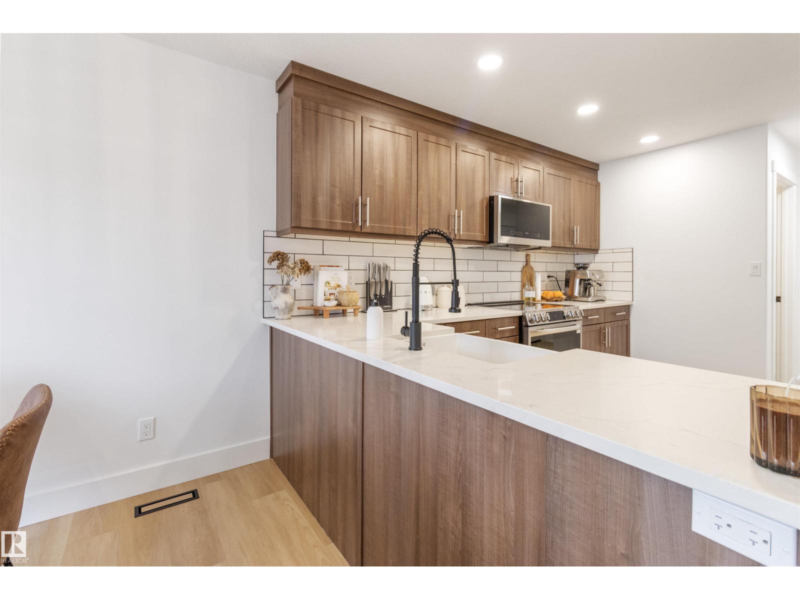 Photo 10 of 1063 Foxwood Cr, Sherwood Park AB