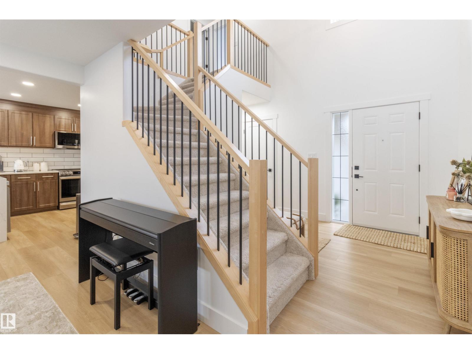 Photo 3 of 1063 Foxwood Cr, Sherwood Park AB
