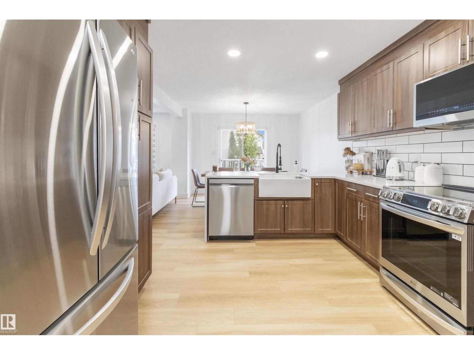 Photo 6 of 1063 Foxwood Cr, Sherwood Park AB