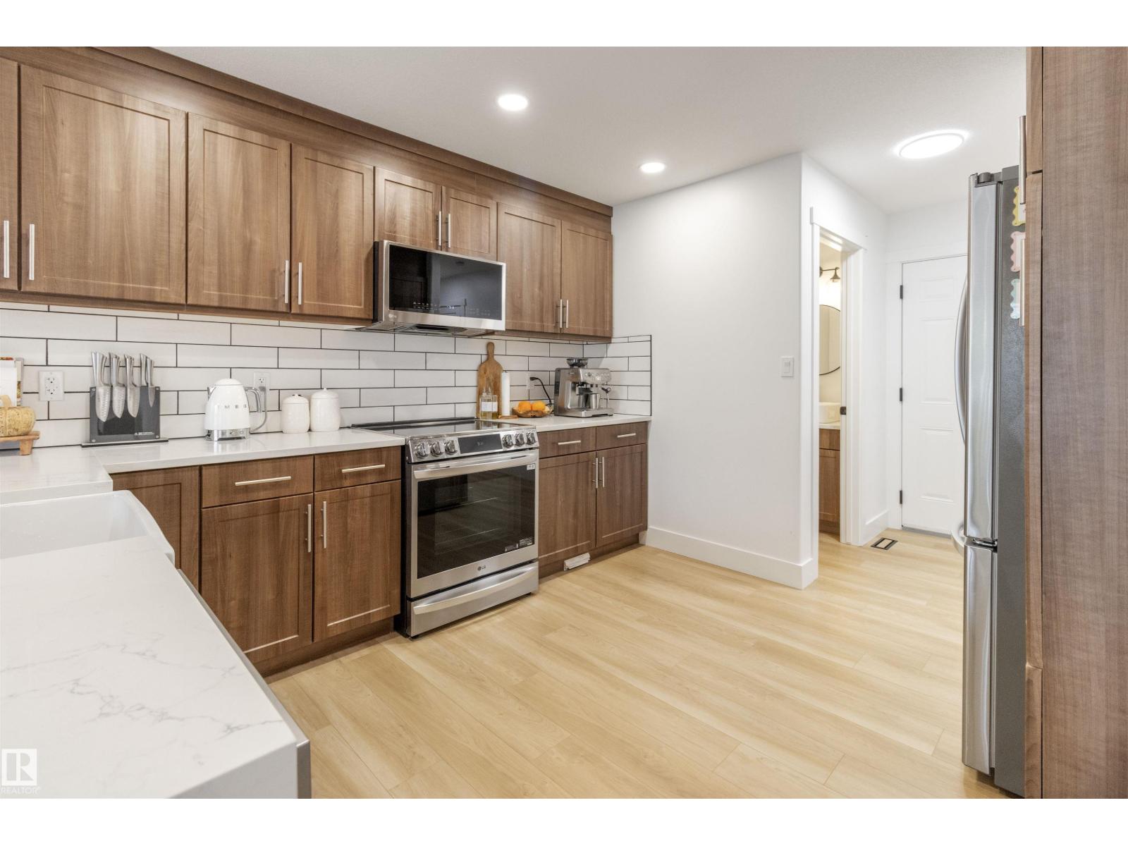 Photo 8 of 1063 Foxwood Cr, Sherwood Park AB