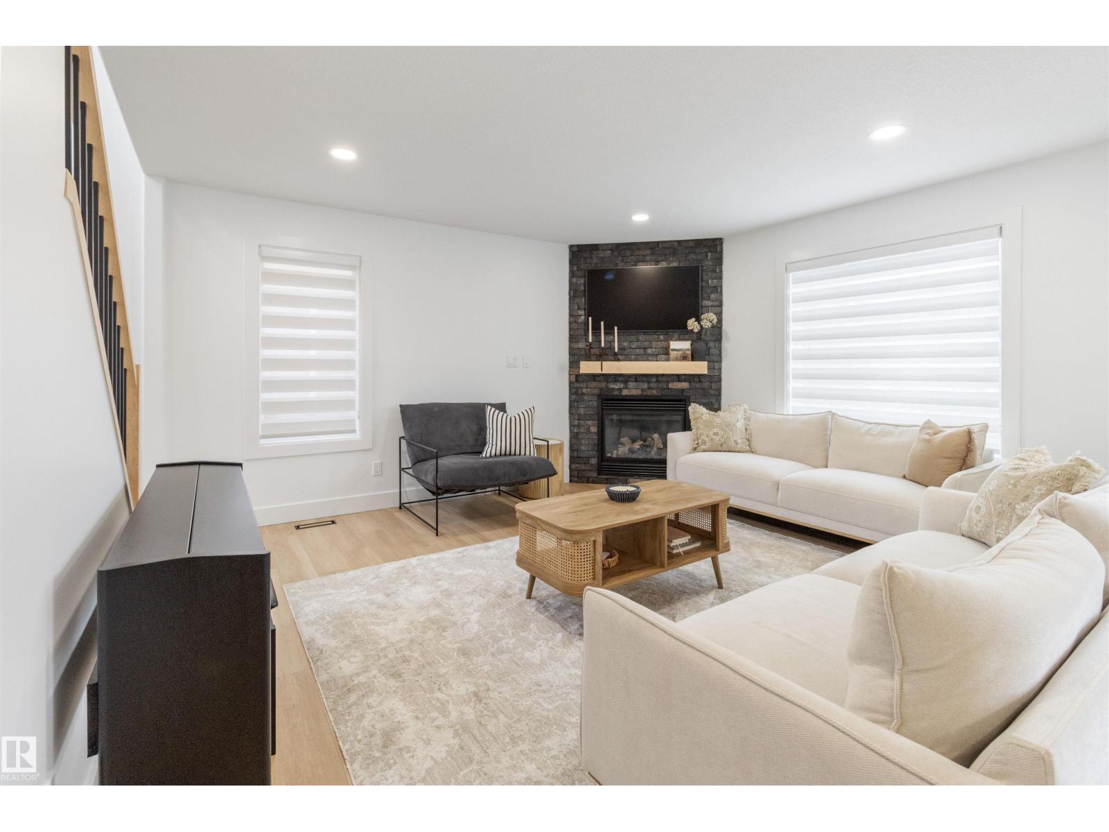 Photo 14 of 1063 Foxwood Cr, Sherwood Park AB