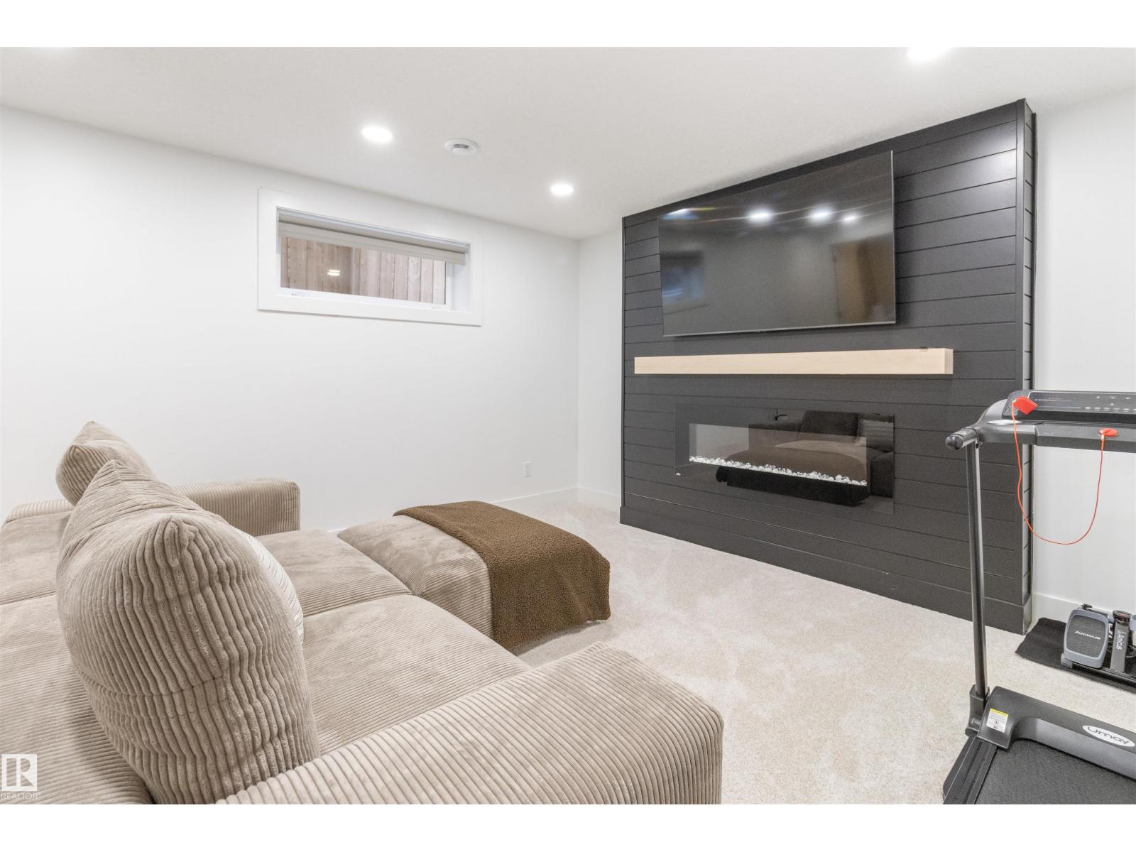 Photo 36 of 1063 Foxwood Cr, Sherwood Park AB
