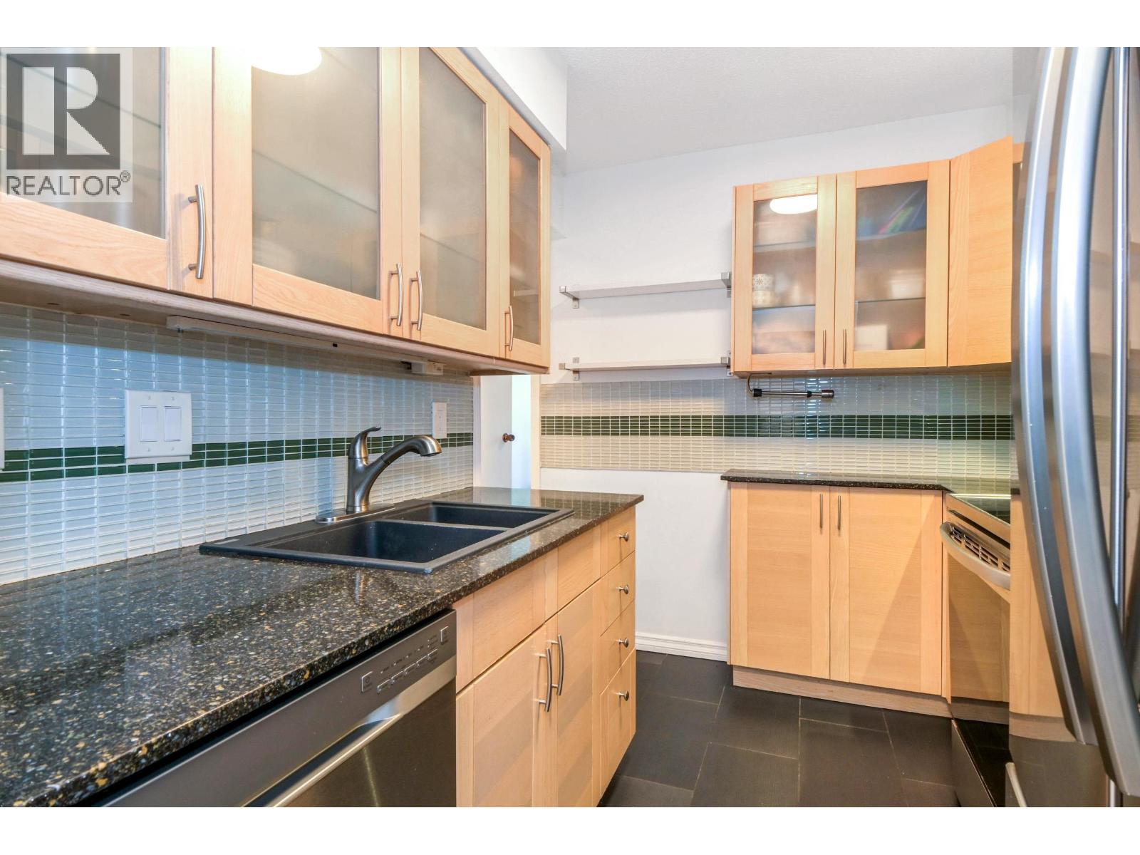 Photo 12 of 109 708 Eighth Avenue, New Westminster BC