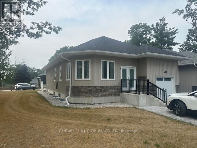 Photo 1 of Lower 184 Cundles Road W, Barrie ON