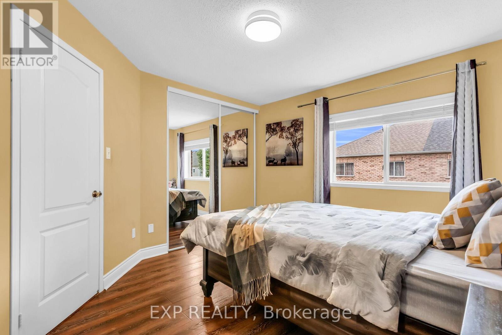 Photo 12 of 73 Viceroy Crescent, Brampton ON