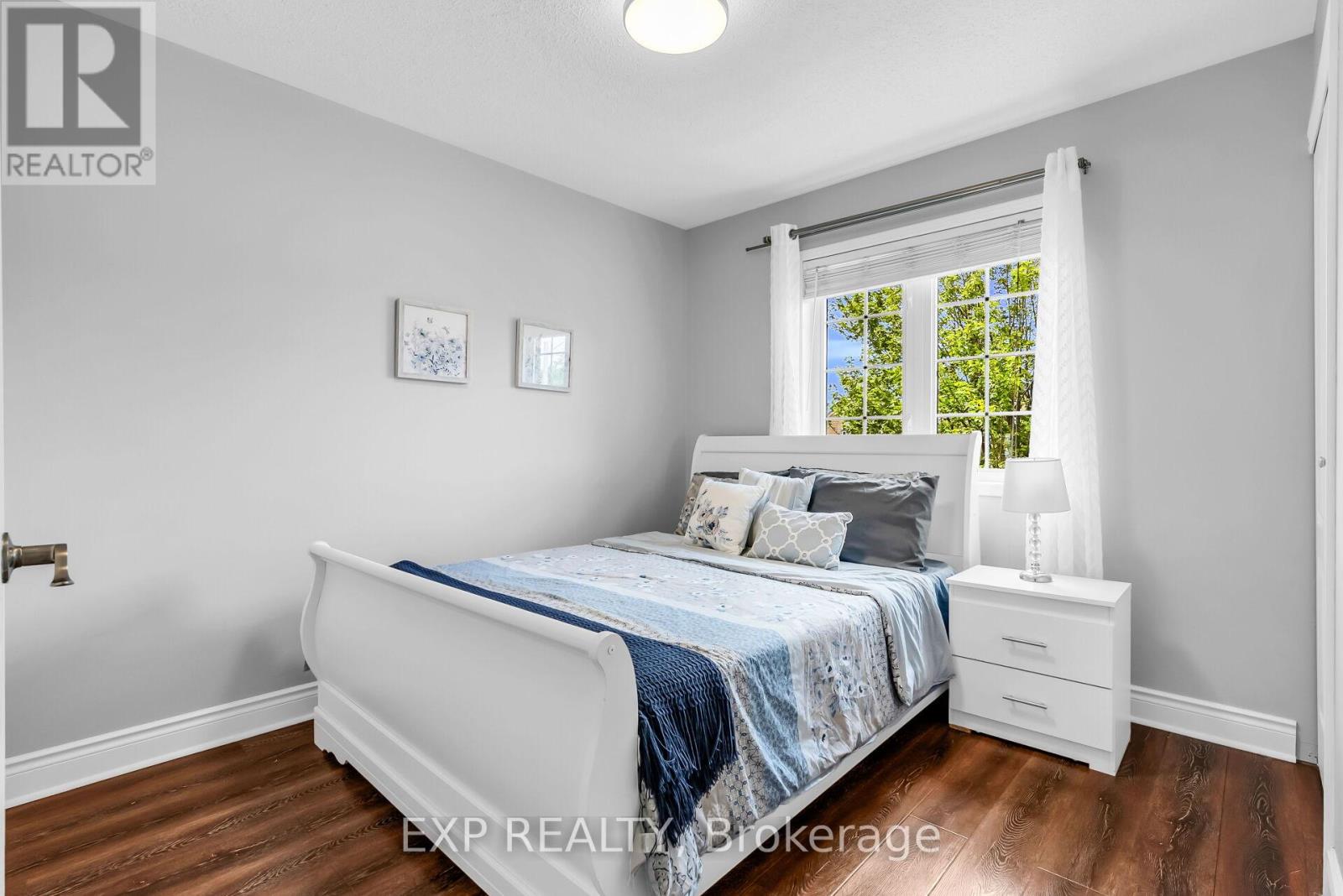 Photo 17 of 73 Viceroy Crescent, Brampton ON