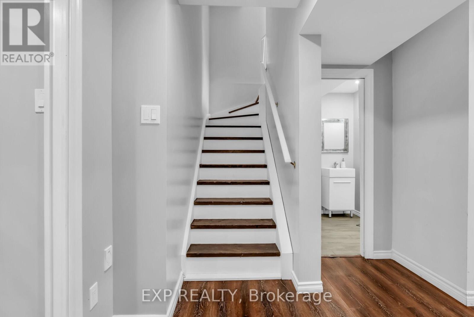 Photo 20 of 73 Viceroy Crescent, Brampton ON