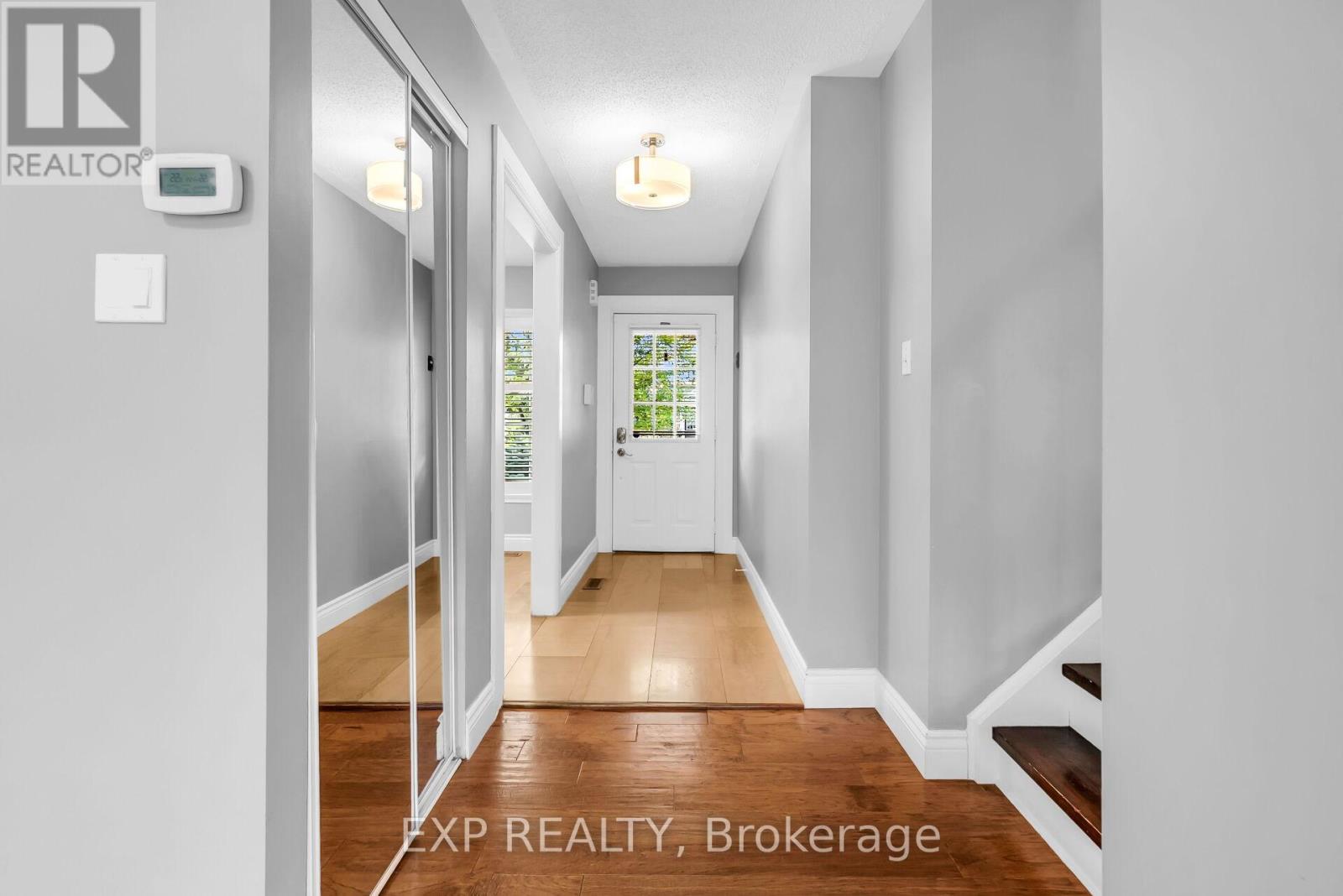 Photo 4 of 73 Viceroy Crescent, Brampton ON