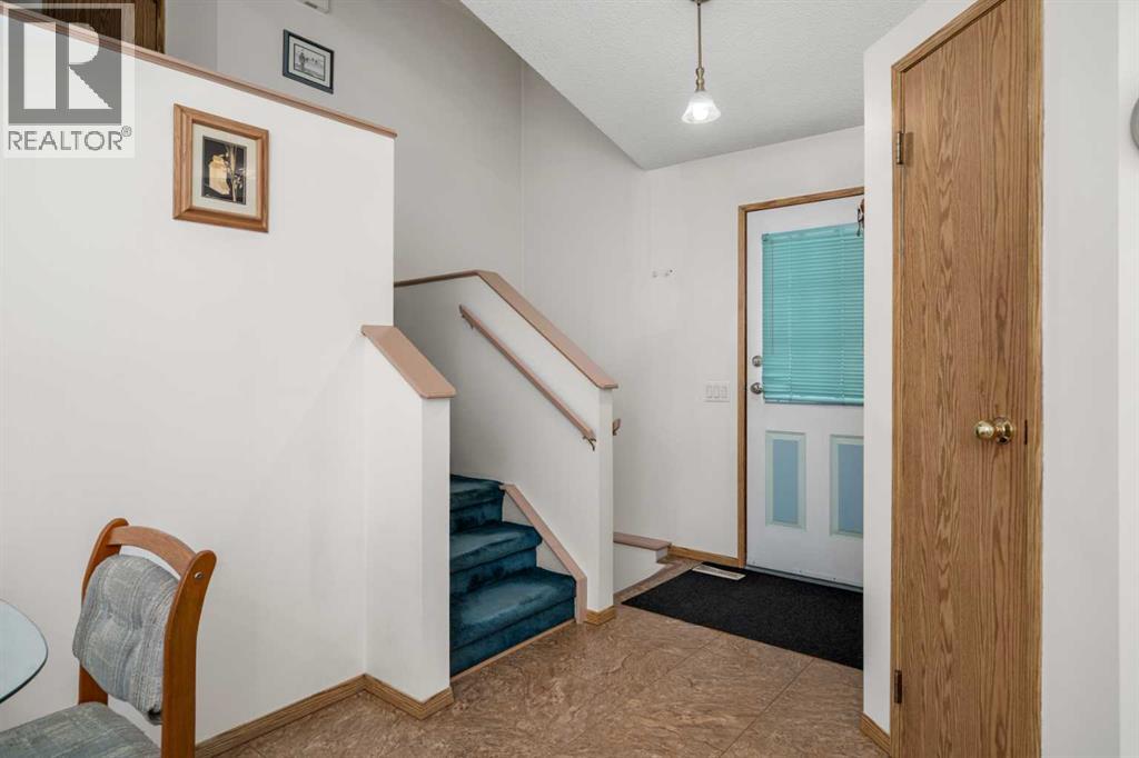 Photo 6 of 56 Martinwood Way Ne, Calgary AB