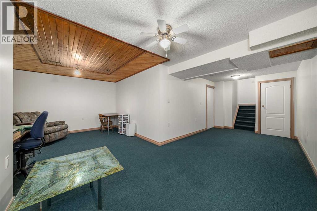 Photo 15 of 56 Martinwood Way Ne, Calgary AB