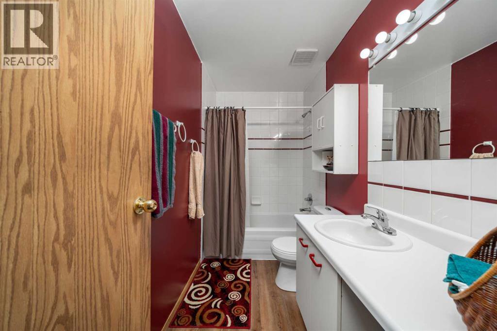 Photo 11 of 56 Martinwood Way Ne, Calgary AB