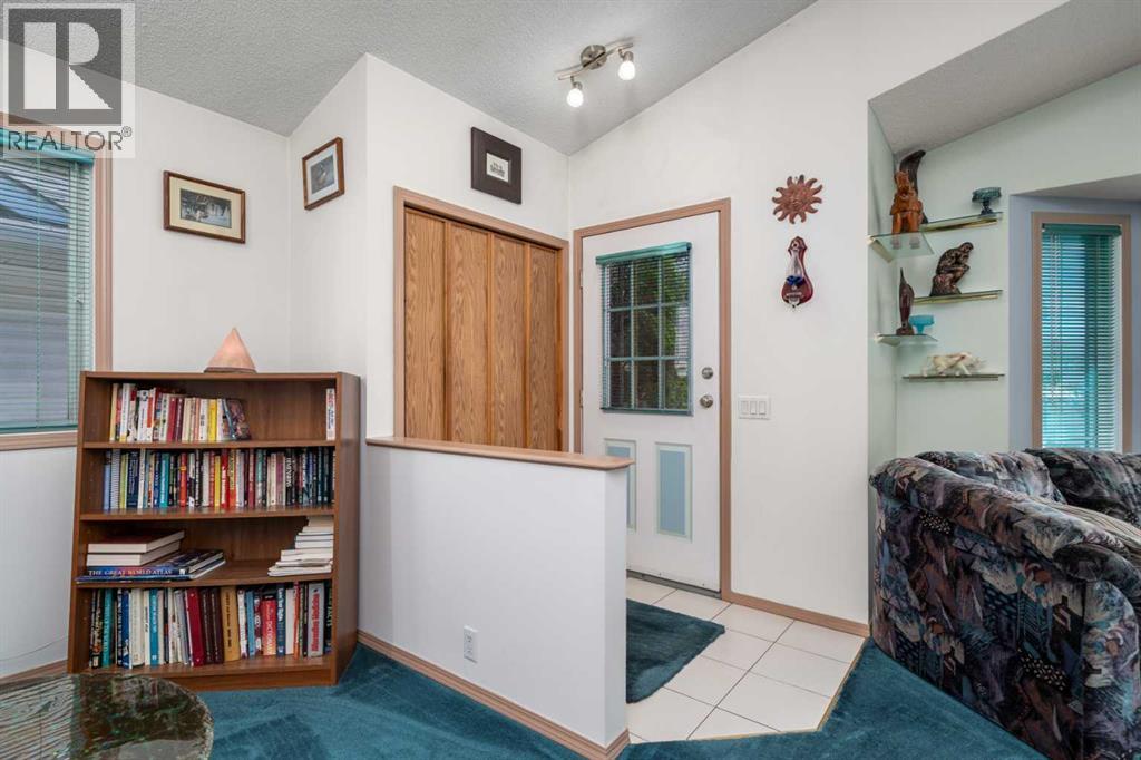 Photo 2 of 56 Martinwood Way Ne, Calgary AB