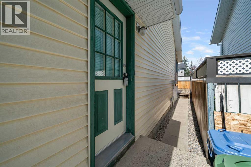Photo 18 of 56 Martinwood Way Ne, Calgary AB