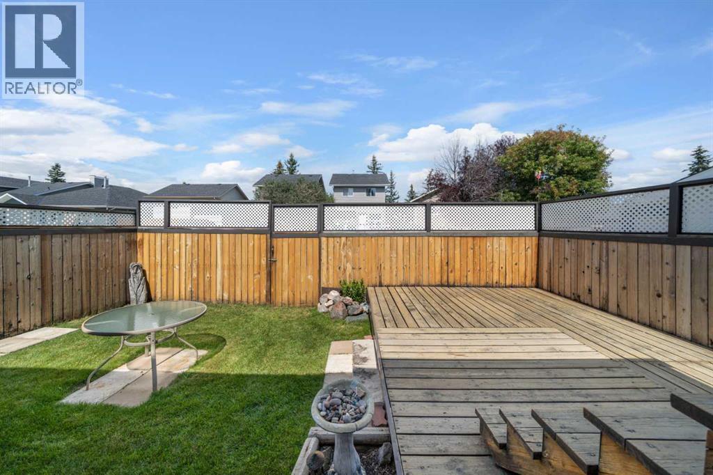 Photo 20 of 56 Martinwood Way Ne, Calgary AB