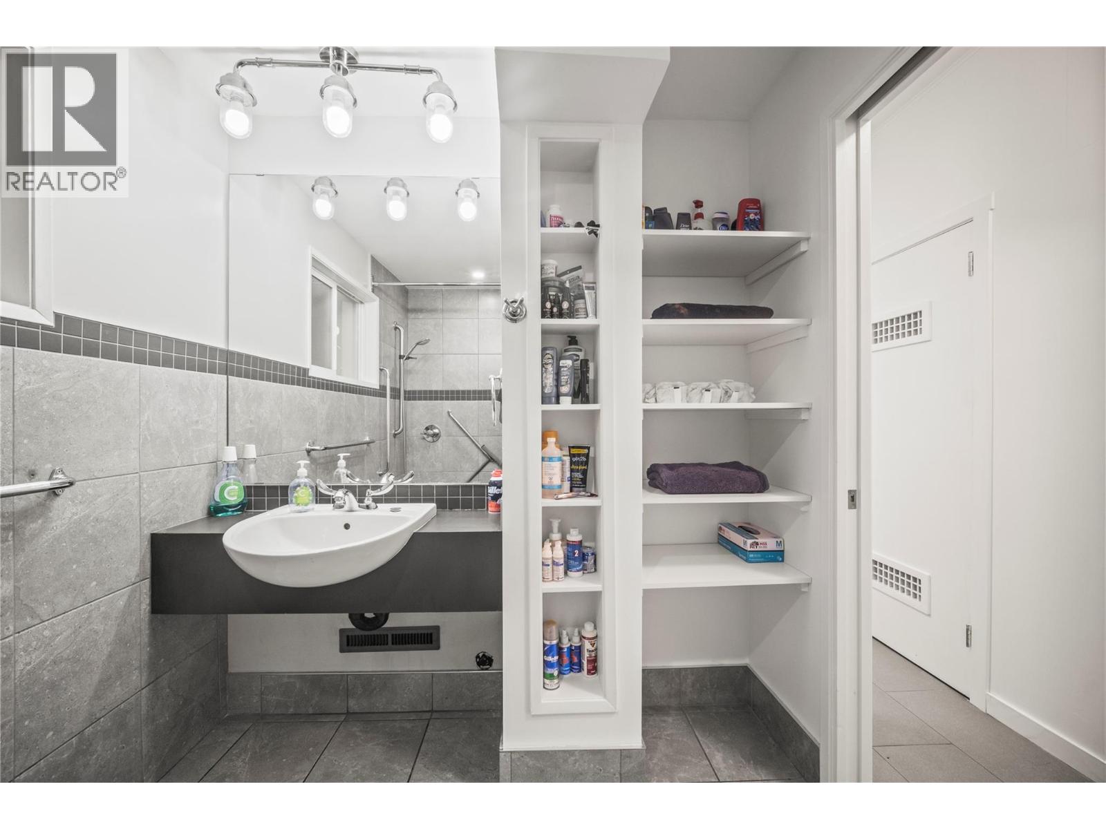 3601 Alexis Park Drive, Vernon