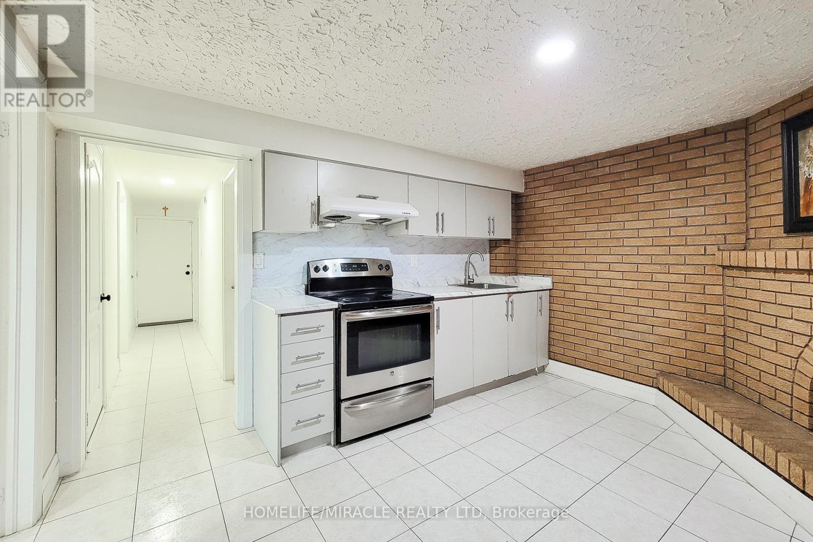 Photo 11 of 12 Maitland Avenue, Hamilton ON