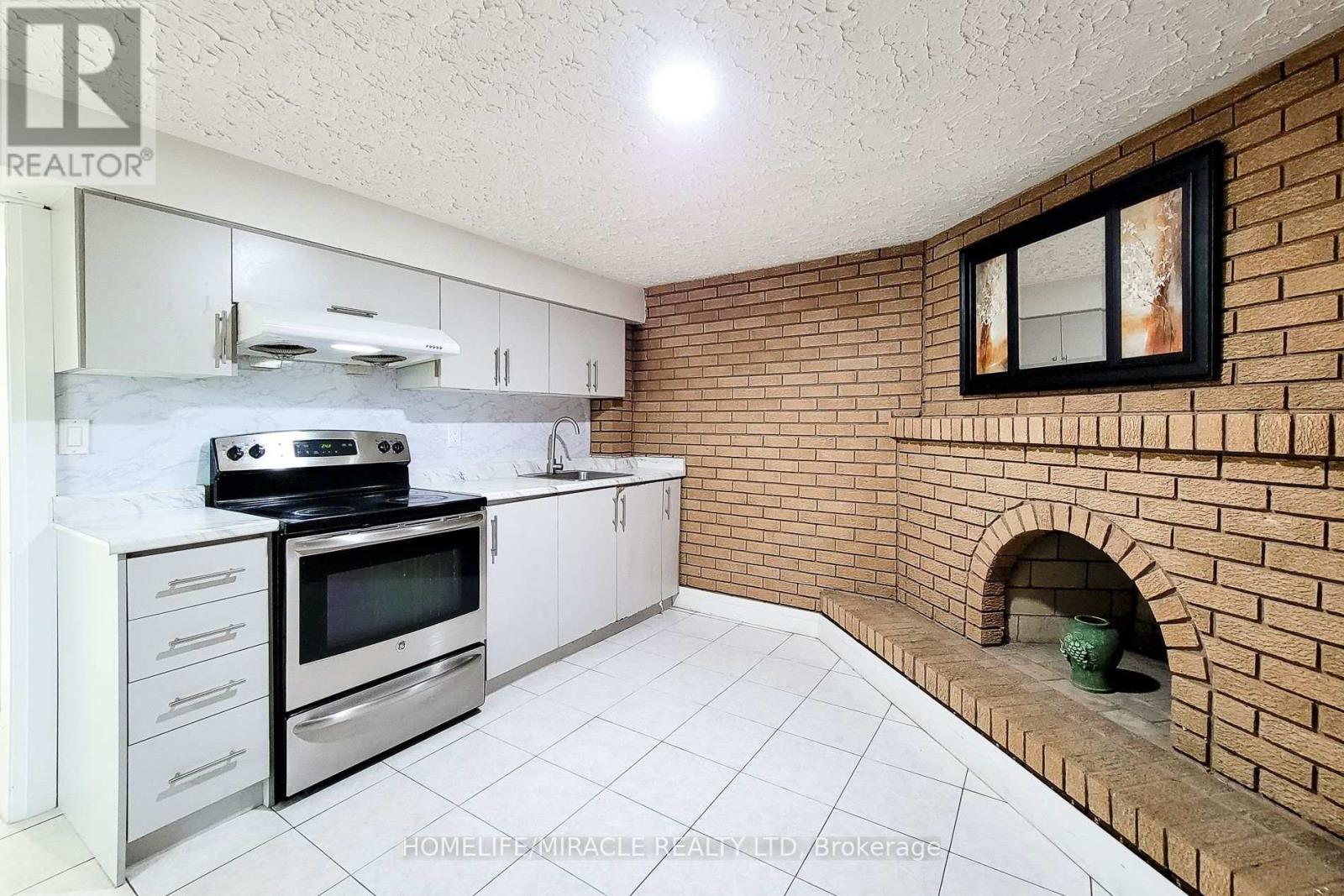 Photo 14 of 12 Maitland Avenue, Hamilton ON