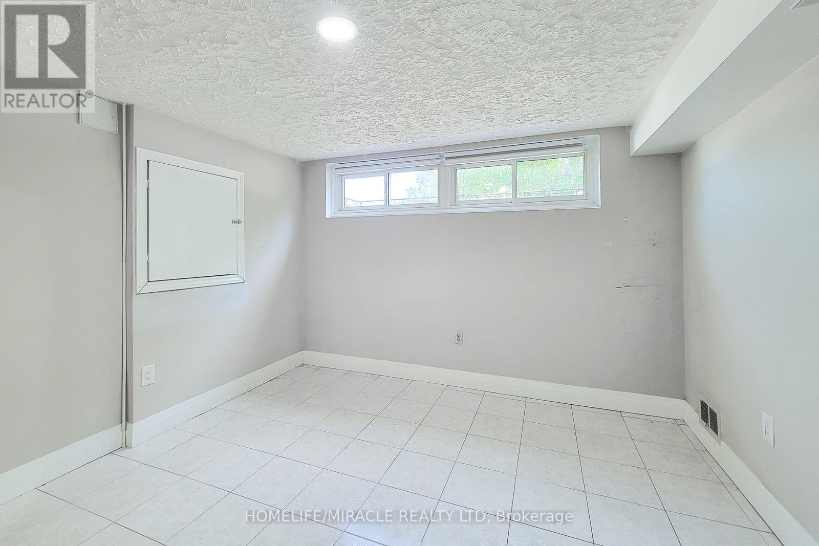 Photo 17 of 12 Maitland Avenue, Hamilton ON