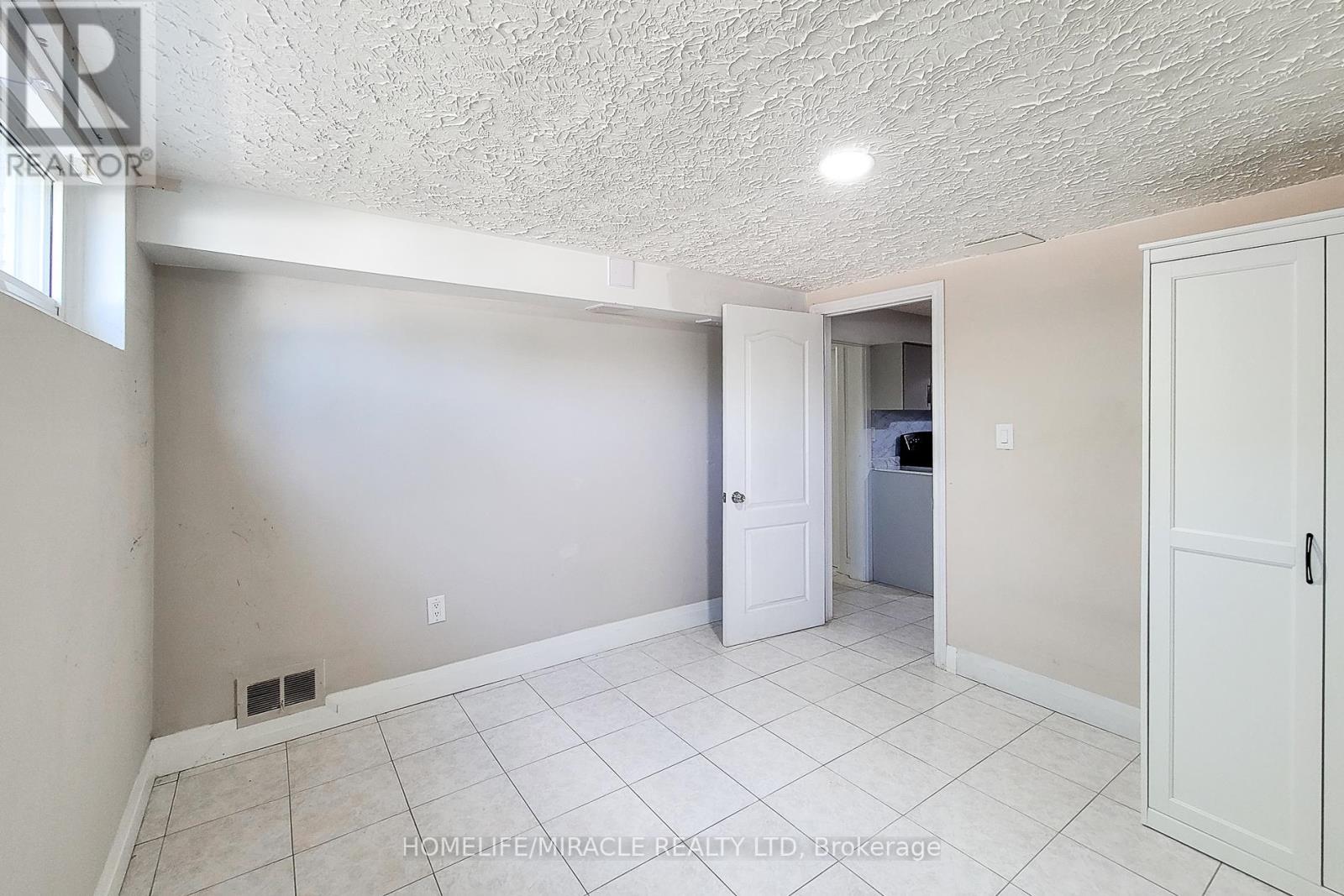 Photo 19 of 12 Maitland Avenue, Hamilton ON