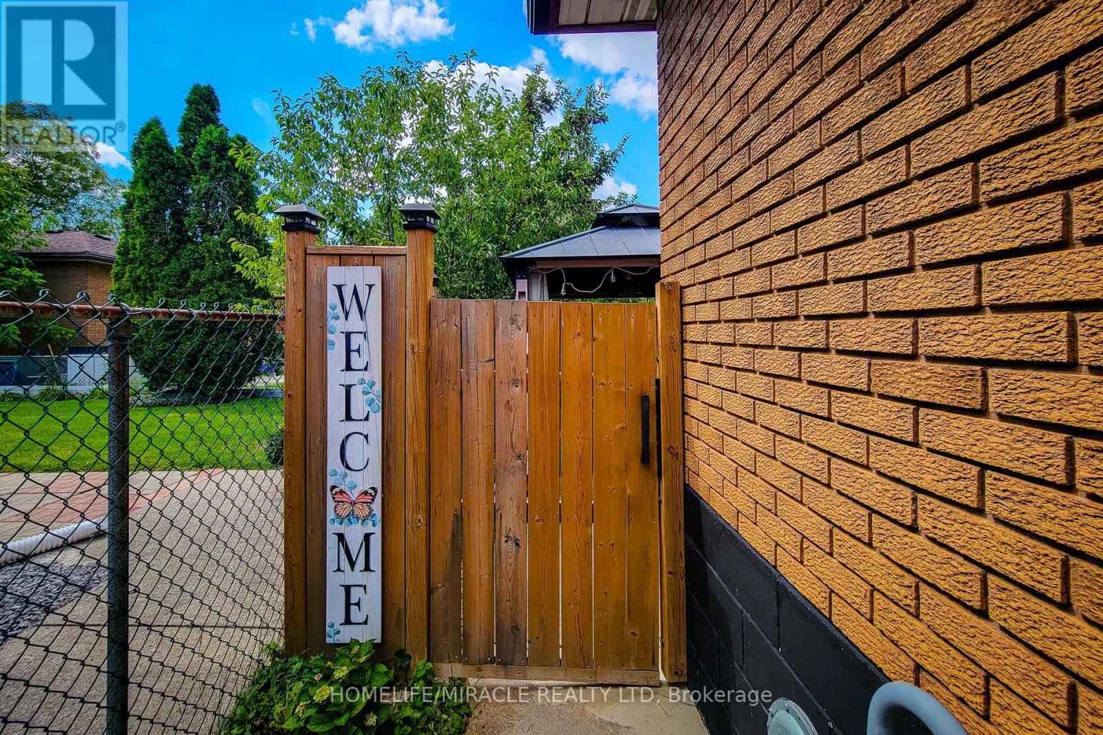 Photo 2 of 12 Maitland Avenue, Hamilton ON